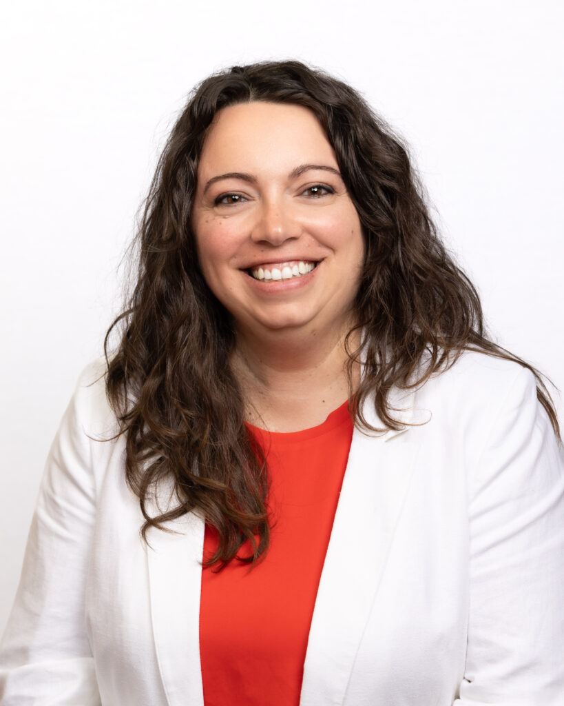 Mme Sandra Messih